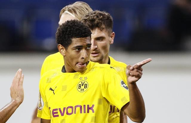 这是迈出的 这是迈出的