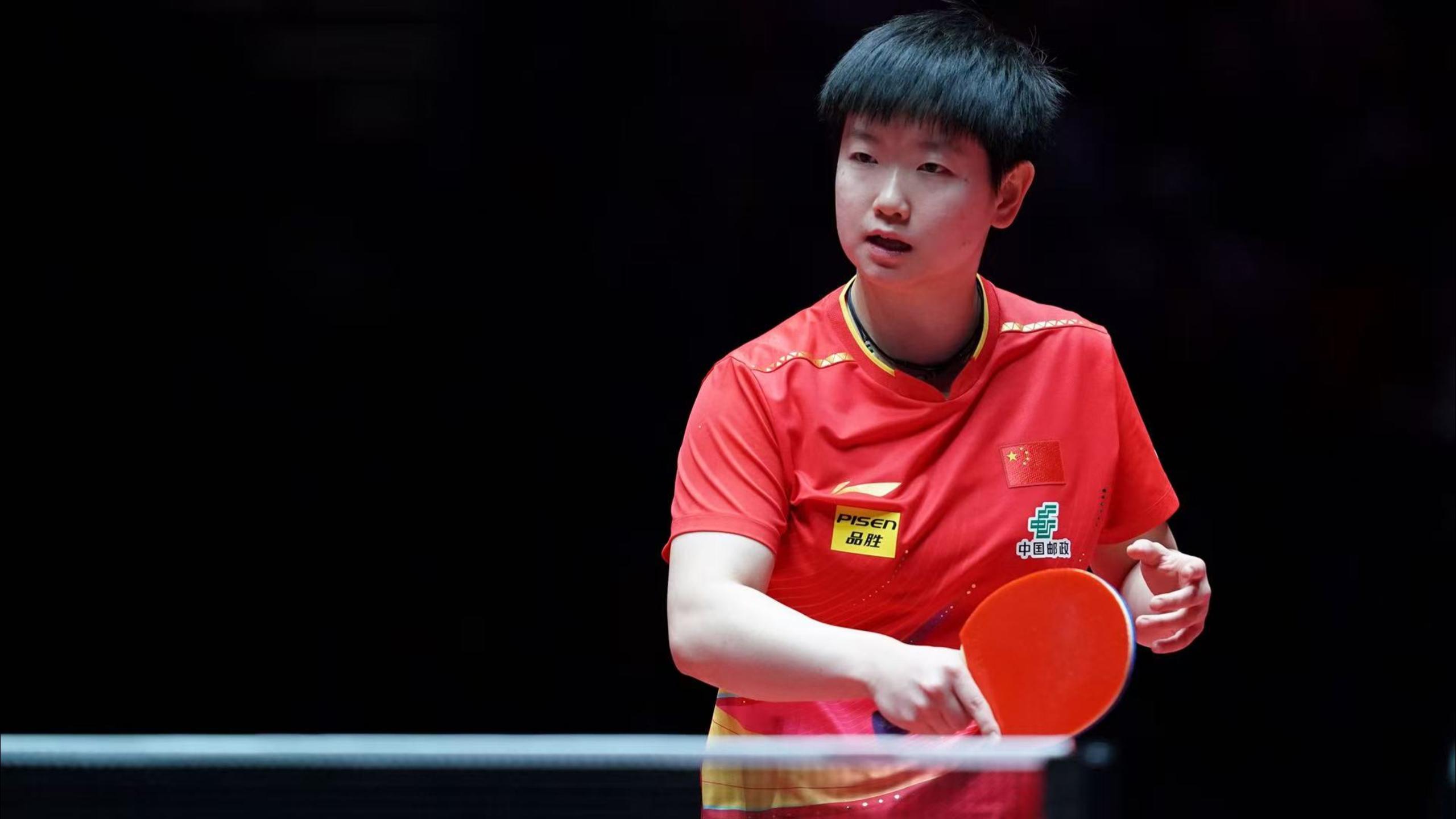 球迷翘首以 球迷翘首以