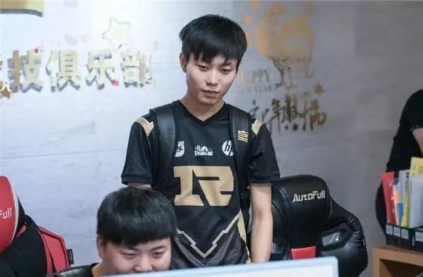 场上关注的 场上关注的